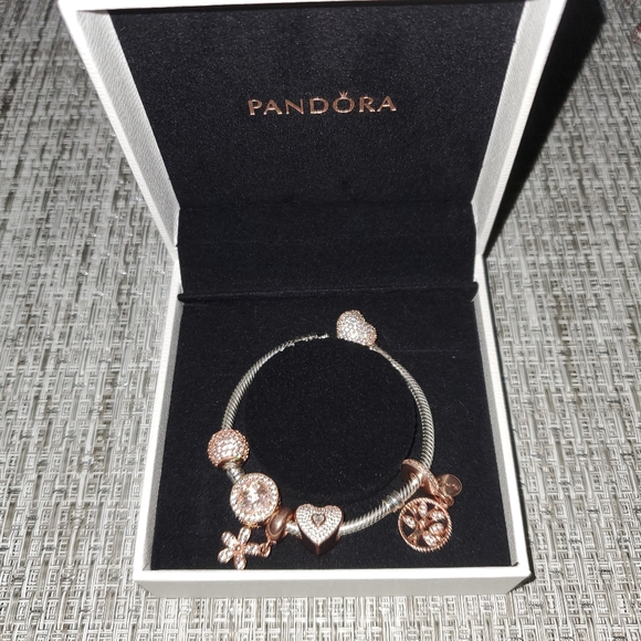 Pandora Jewelry - NWOT Pandora Pavé Heart rose gold Bracelet 6.3in